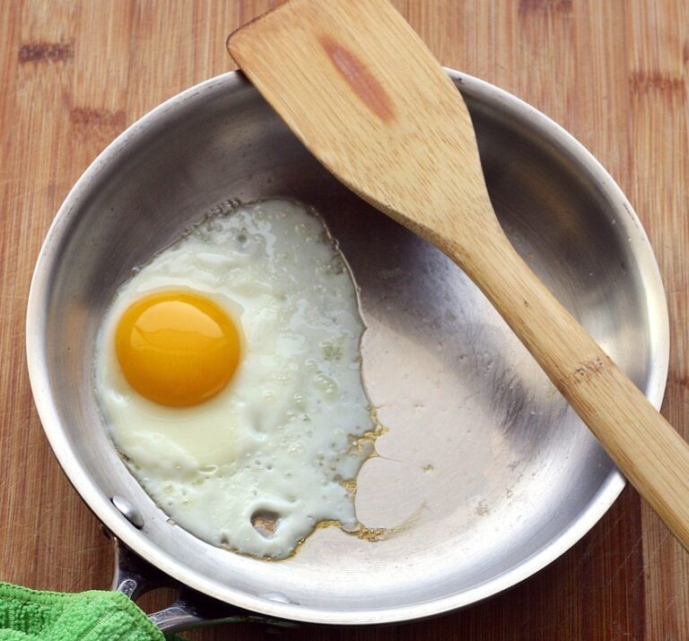 eggs, fried, sunny side up-1467287.jpg